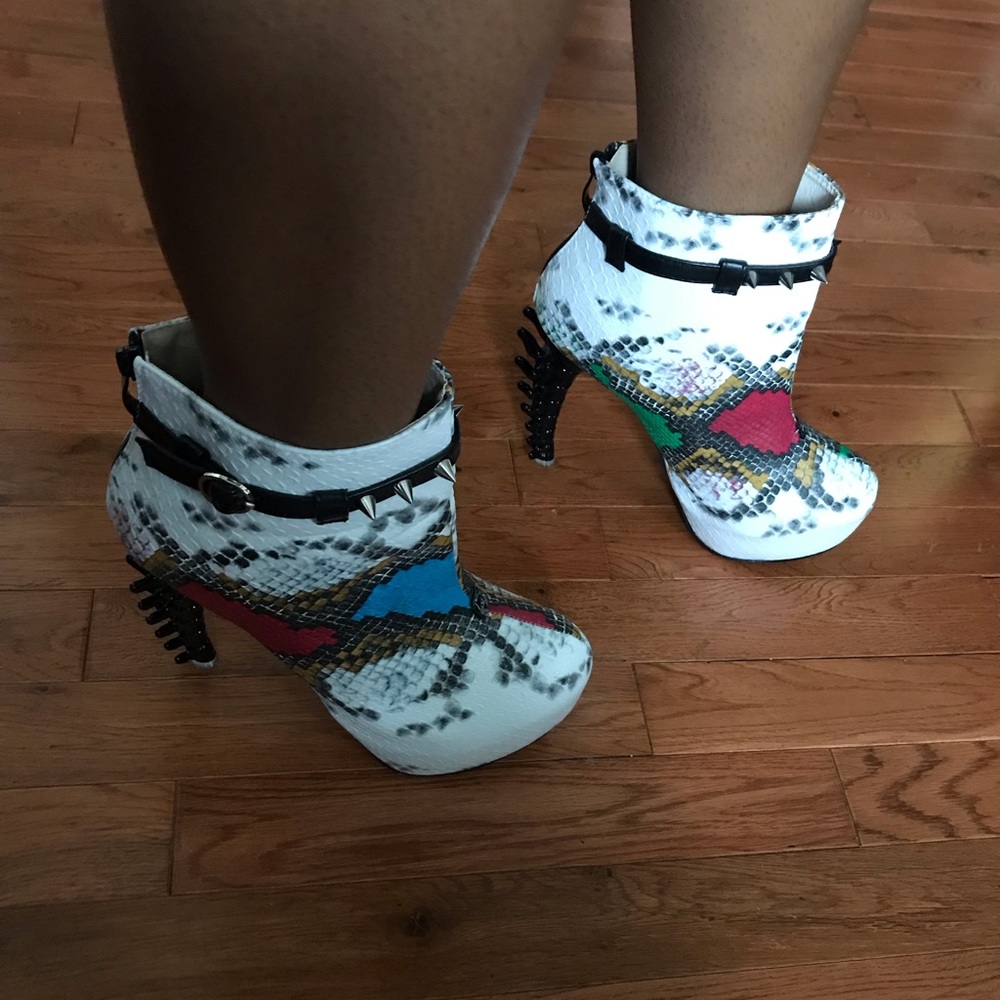 shoes - Picture 2 of 6